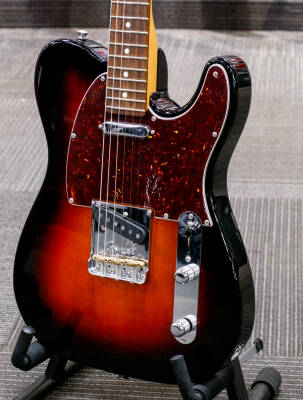 Store Special Product - Fender - American Professional II Telecaster, Rosewood Fingerboard - 3-Colour Sunburst